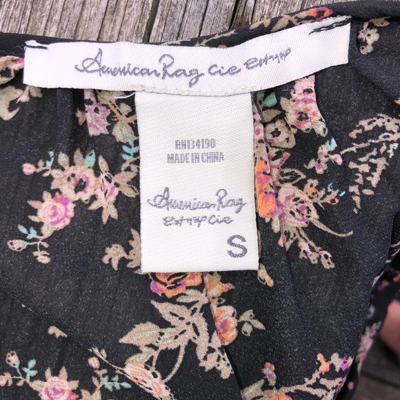 ☀️☀️☀️ 4/$20 American Rag floral boho top! - Picture 7 of 8